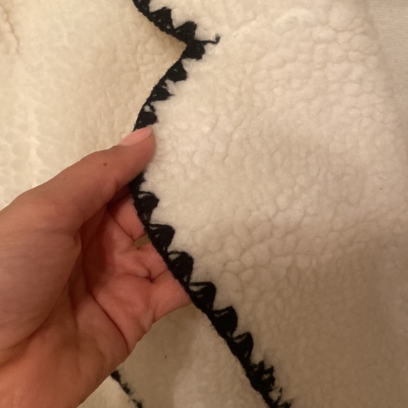 COMMENSE Embroidered Trim Fleece Kimono Jacket - Picture 5 of 6